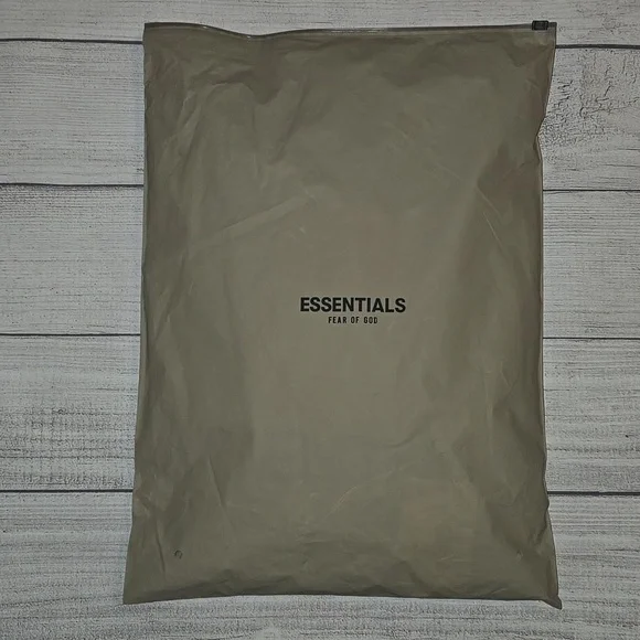 Essentials Fear of God Men's Short Sleeve T-Shirt Moss Size XL NWT - Picture 11 of 13